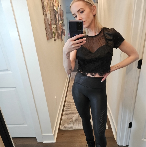 🔴 GUESS Kenzy Lace Crop Top - SIZE S - Picture 4 of 12